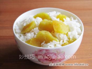 香甜可口的红薯饭巧手做