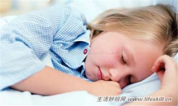 如何叫醒孩子起床?错误的方式会对孩子造成很大影响!