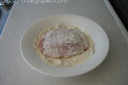 美味起司火腿炸猪排做法的详细图解 