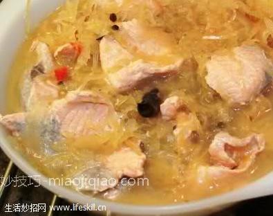 东北酸菜鱼的做法