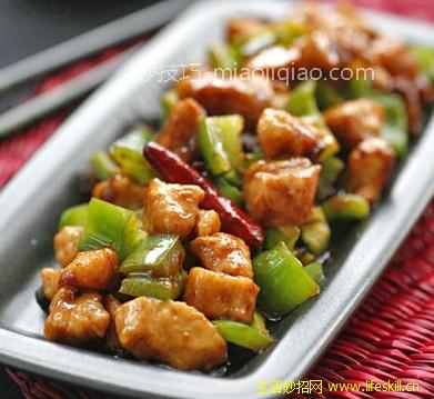 青椒炒鸡丁