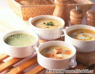 基本马铃薯浓汤 