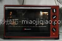 蛋黄莲蓉月饼的做法