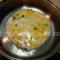 鸡蛋葱油饼的做法