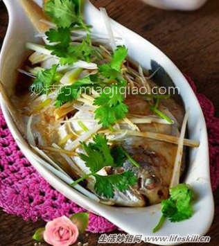 清蒸平鱼 