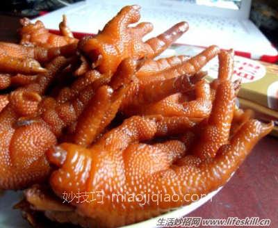 卤水鸡爪的做法