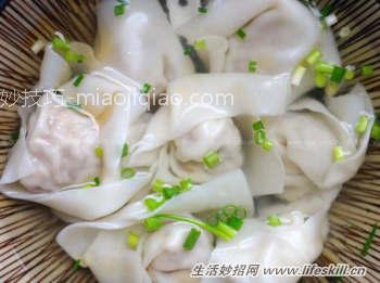 图解教你怎样包三鲜大馄饨