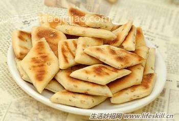 巧用电饼铛制作饼干、锅巴等美食