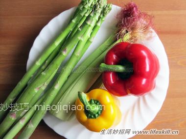 烤芦笋鲜蔬，保持外形不干皱 
