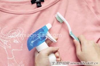 衣服、毛巾受潮发霉有异味，妙招巧去除