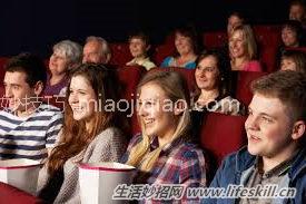 看电影坐什么方位效果最好?