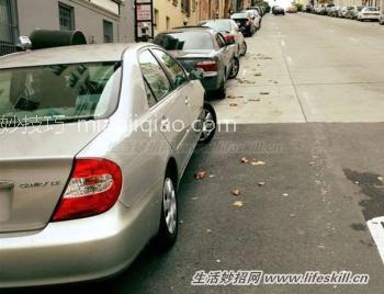 斜坡停车,车轮为何要打歪?