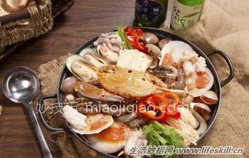 这几类剩饭菜赶紧扔掉,别为了节约忽视健康