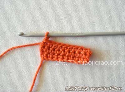 钩针手工编织——王冠胸针