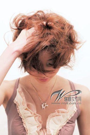 性感制胜 活力感低发髻 