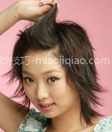 发型:巧用发夹 让短发可爱升级