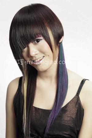 巧用跳跃色彩掩盖年龄