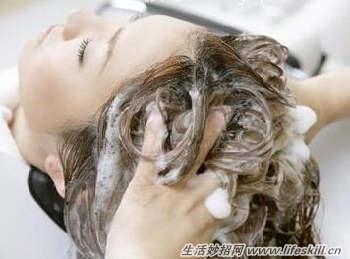 头发要怎样洗才能不出油?