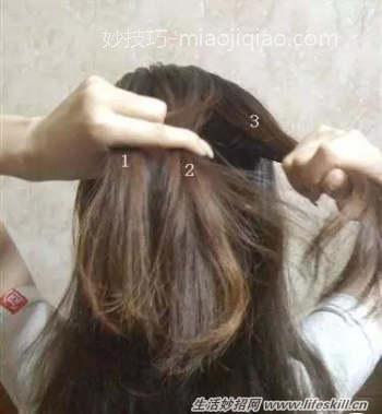 穿裙子时这样扎头发，最漂亮！