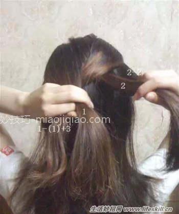 穿裙子时这样扎头发，最漂亮！