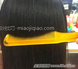 冬季洗发水加醋洗头可使头发柔顺乌黑